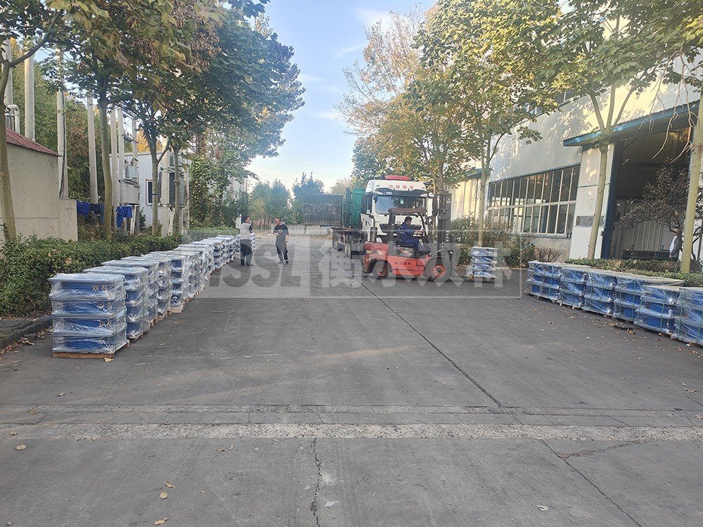 LNR300支座生产厂家 LRB300橡胶支座什么价格 非连续端铅芯橡胶支座厂家电话