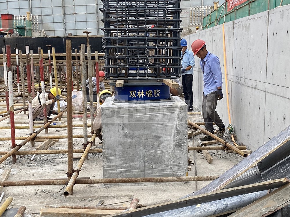摩擦式减隔震支座厂家电话 LRB隔震支座价格 铅芯减震橡胶支座厂家电话
